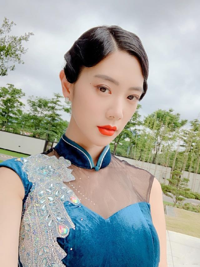 伊人app无广告直播入口 热门1